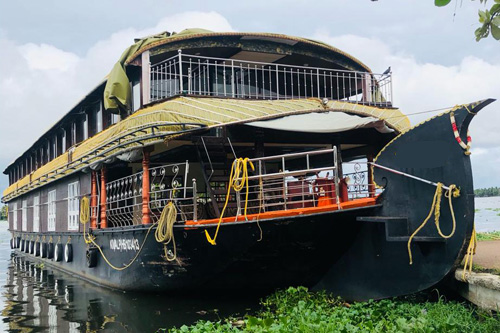 Blue Lotus Houseboats