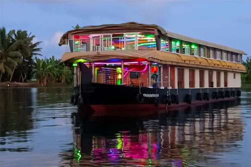 Blue Lotus Houseboats