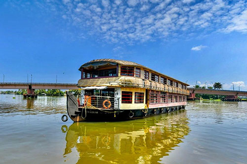 Blue Lotus Houseboats