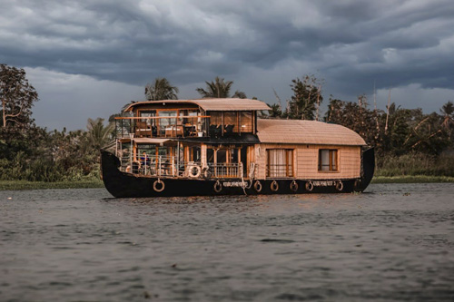 Blue Lotus Houseboats