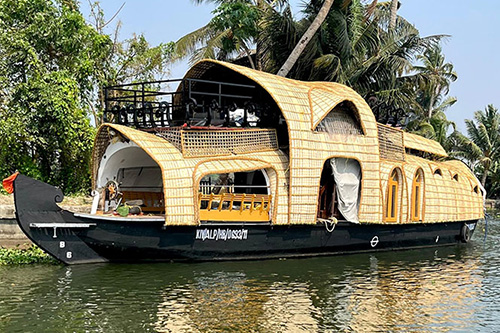 Blue Lotus Houseboats