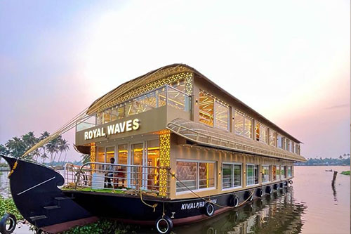 Blue Lotus Houseboats