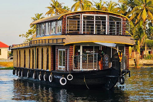 Blue Lotus Houseboats