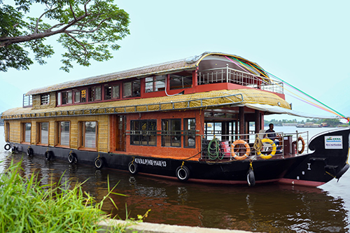 Blue Lotus Houseboats