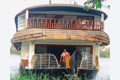 Blue Lotus Houseboats