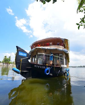 Blue Lutus Alleppey Houseboats